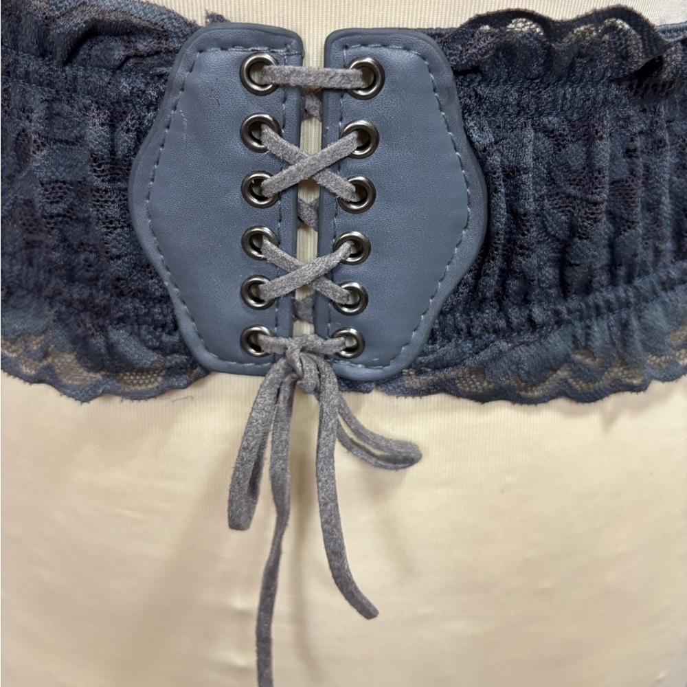 Elegant Lace-Up Gray Waist Belt - Picture 2 of 5